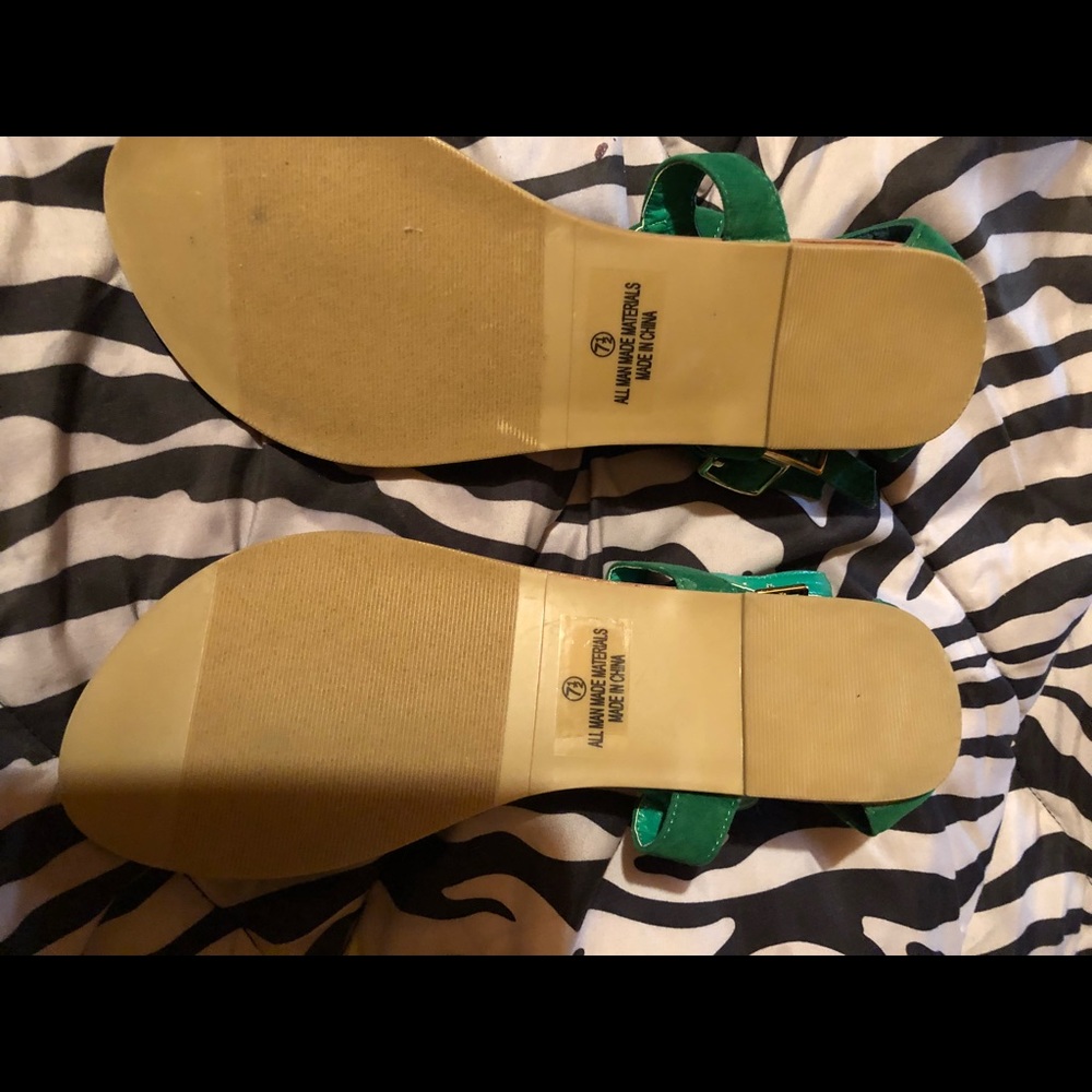 Sandals - Picture 3 of 4